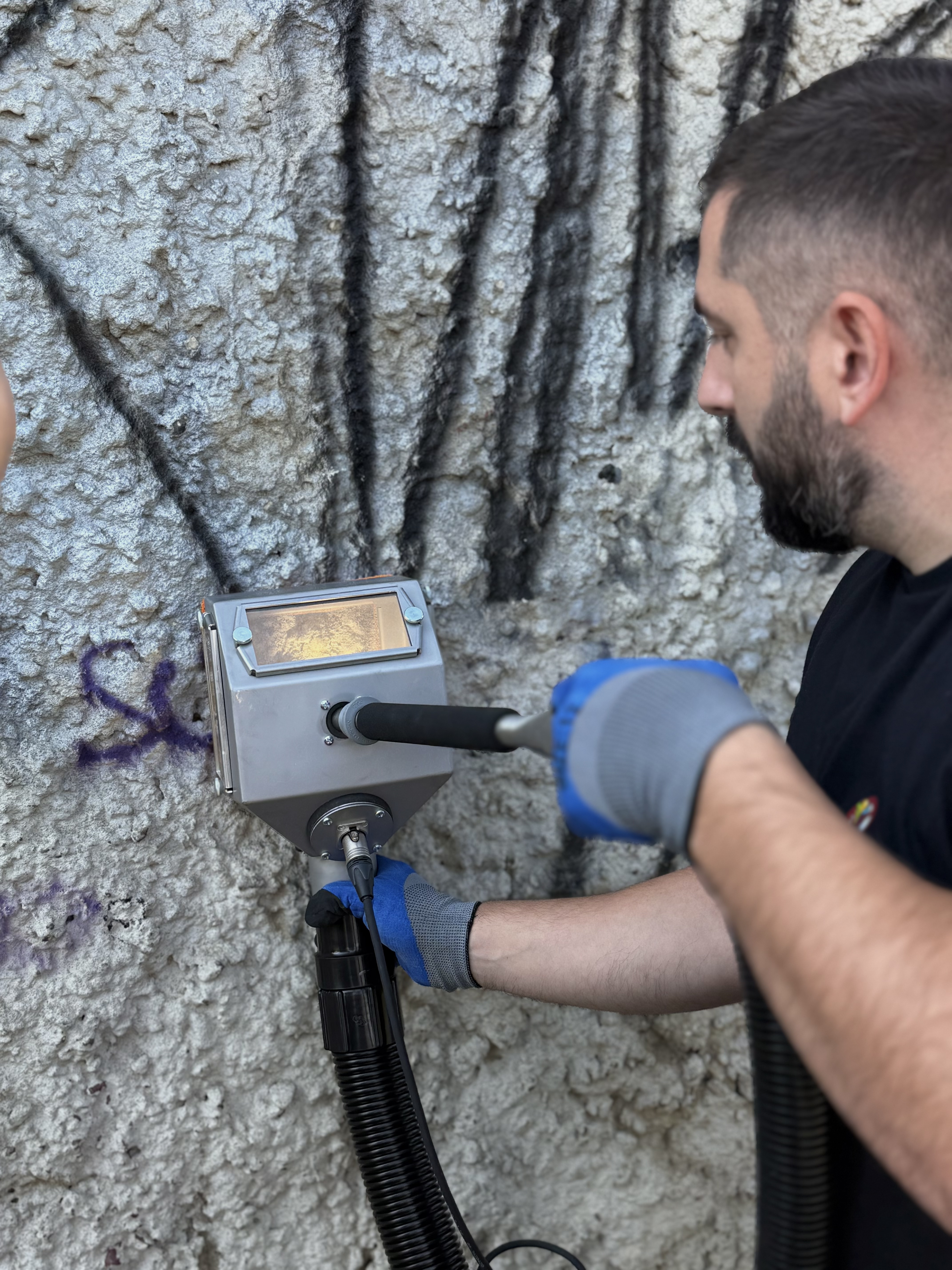 Очистка граффити